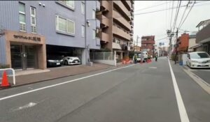 セザール第二綾瀬 マンション前の道路