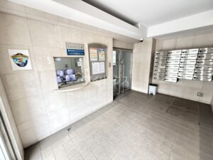 セザール第二綾瀬 エントランスアプローチ