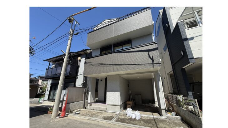 足立区古千谷本町2丁目 新築戸建 完成直前の外観