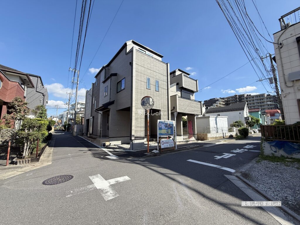 葛飾区新宿5丁目の新築戸建全3棟を角地側から見た現地写真